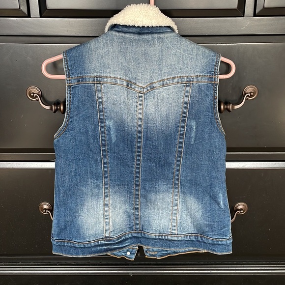 INC vest - Picture 2 of 3